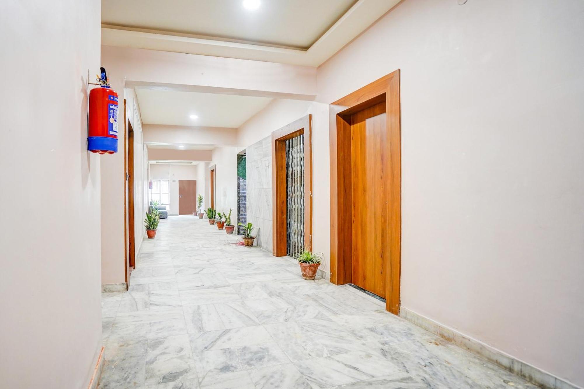 Super Collection O Ratan Lal Nagar Kanpur Exterior foto