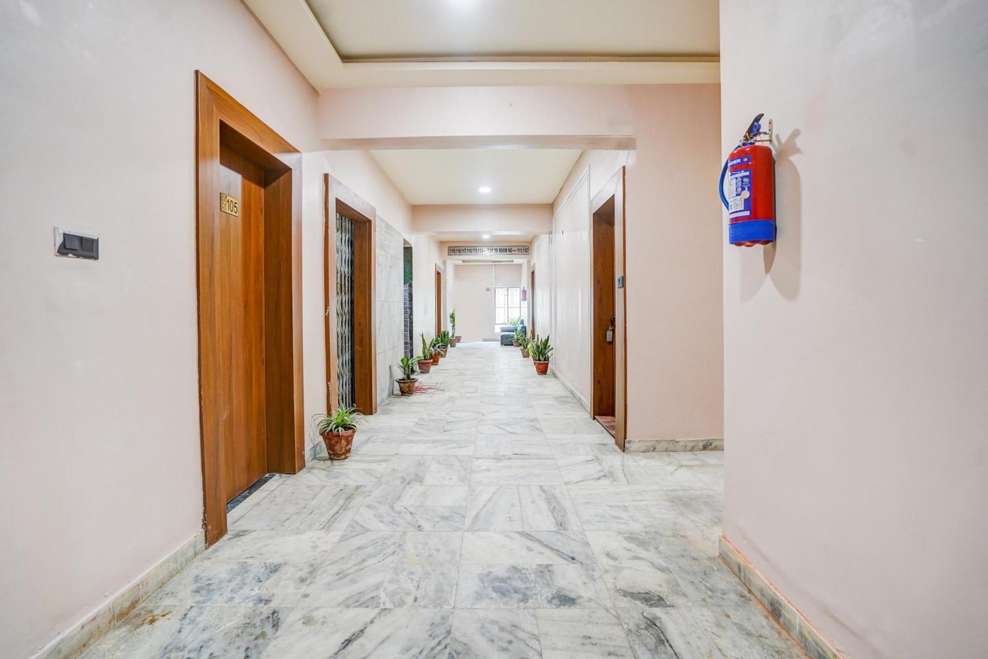 Super Collection O Ratan Lal Nagar Kanpur Exterior foto