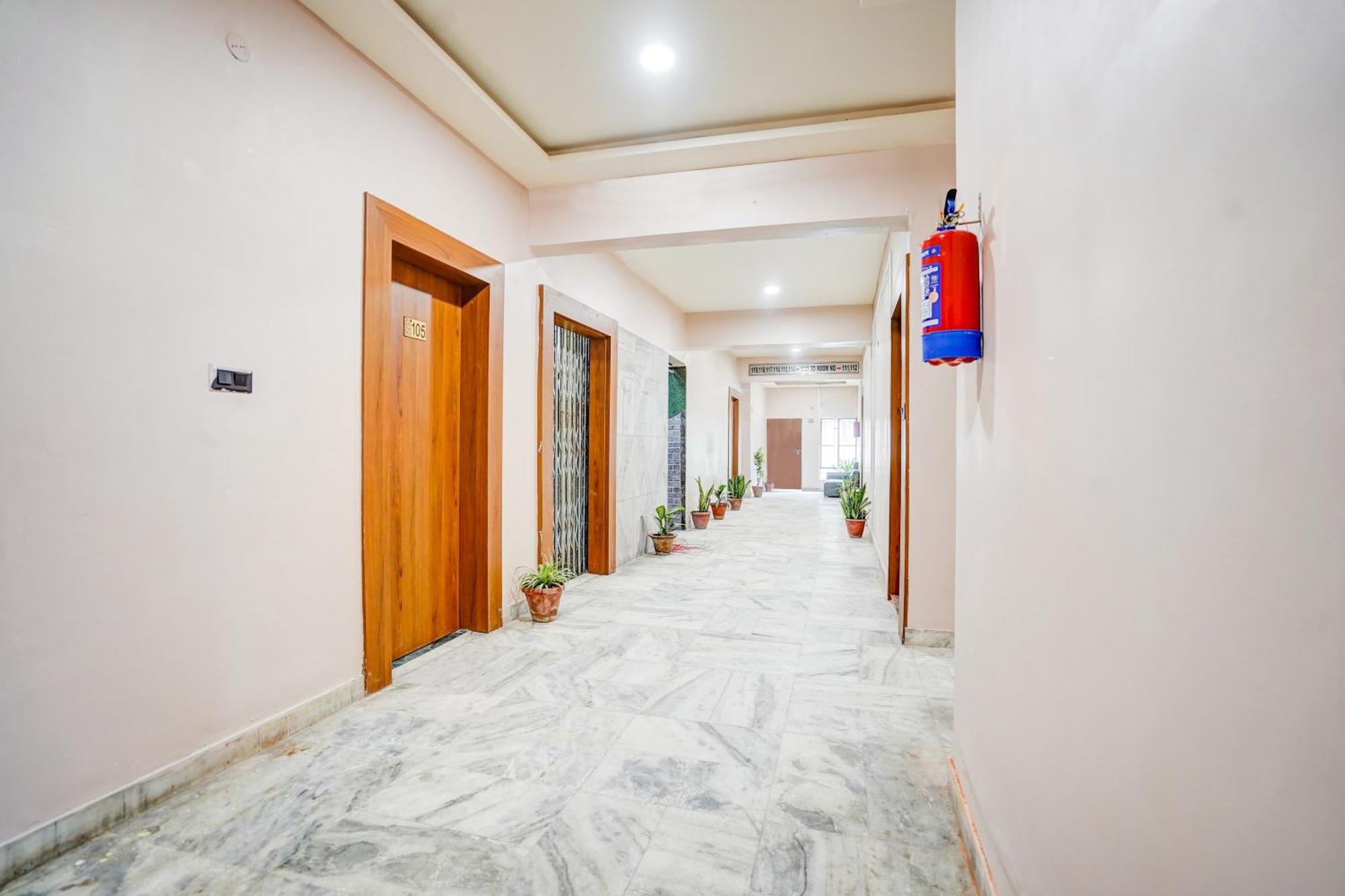Super Collection O Ratan Lal Nagar Kanpur Exterior foto